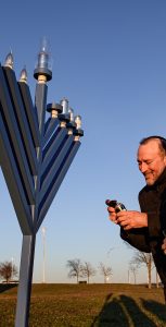 Rabbi Yakov Kerzner from Beth Israel Synagogue, seen here with CWO Bruno Poirier, led the lighting of the Menorah outside of 12 Wing Headquarters in Shearwater on December 1.
CPL MITCHELL PAQUETTE